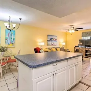  Holiday home Cozy 2-bedroom Townhouse W/ Pool And Golf Cart United States