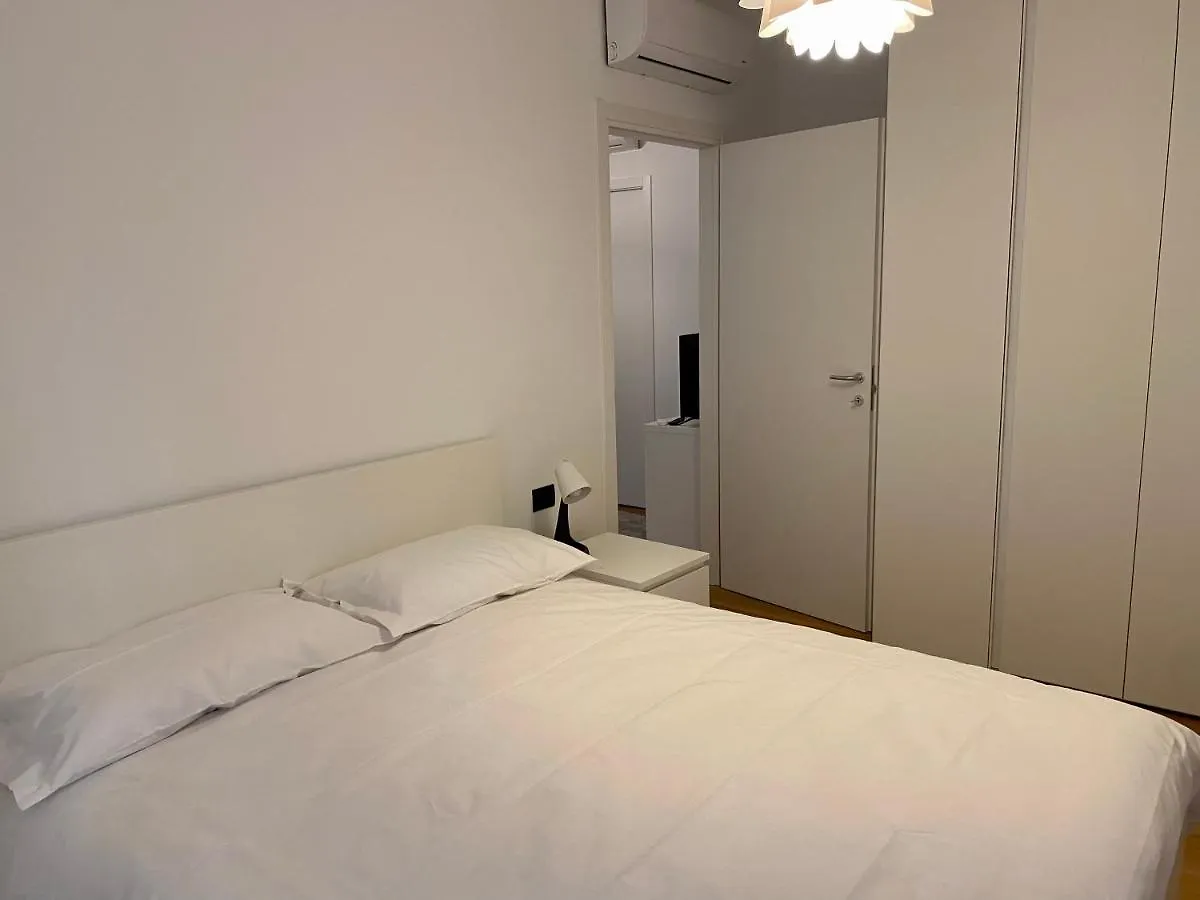 아파트 Casa Motti, Accogliente Appartamento Ristrutturato In Repubblica 밀라노